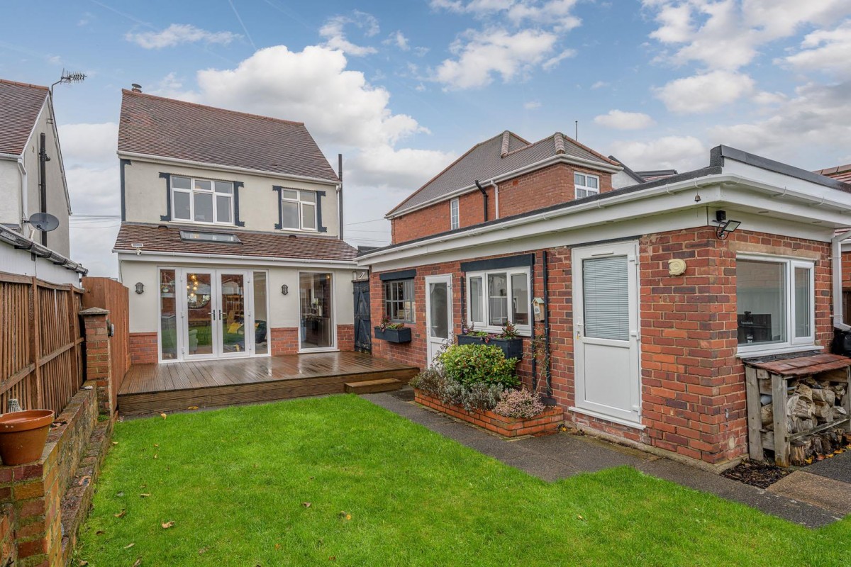 Amblecote Road, Brierley Hill, DY5 2YJ