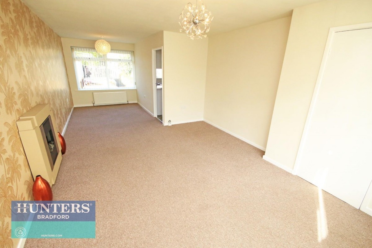 Moorcroft Drive, East Bierley, Bradford, West Yorkshire, BD4 6NJ