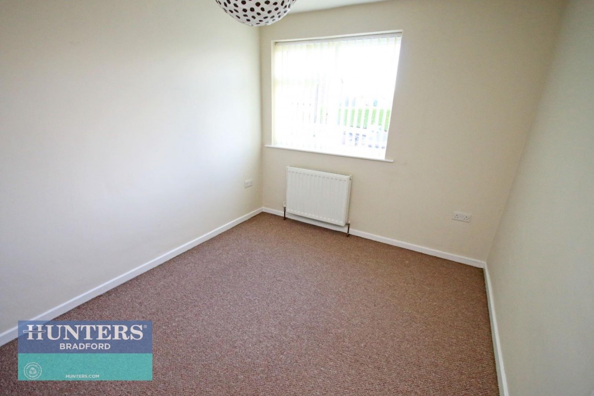 Moorcroft Drive, East Bierley, Bradford, West Yorkshire, BD4 6NJ