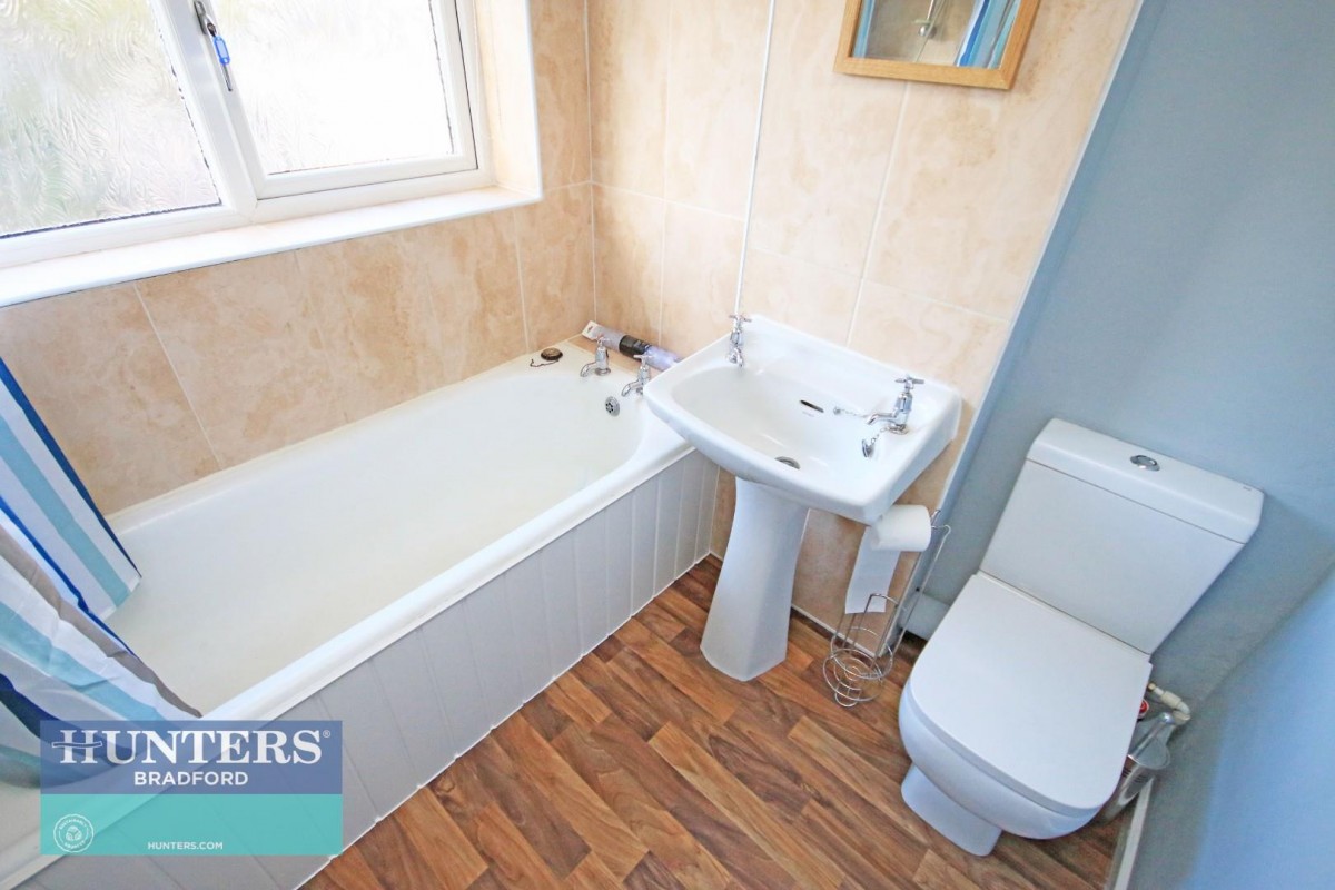 Moorcroft Drive, East Bierley, Bradford, West Yorkshire, BD4 6NJ