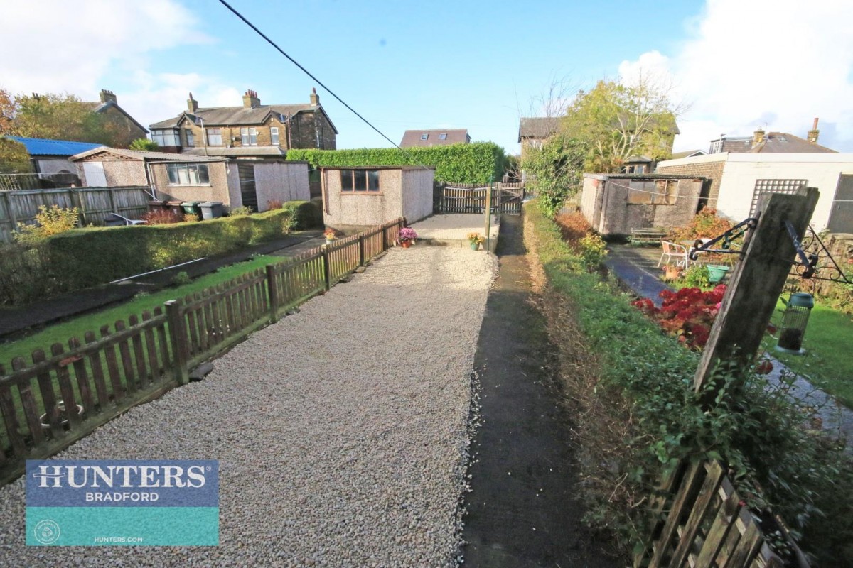 Moorcroft Drive, East Bierley, Bradford, West Yorkshire, BD4 6NJ