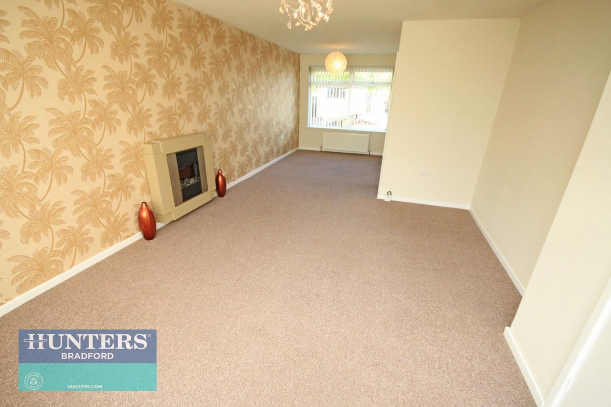 Moorcroft Drive, East Bierley, Bradford, West Yorkshire, BD4 6NJ