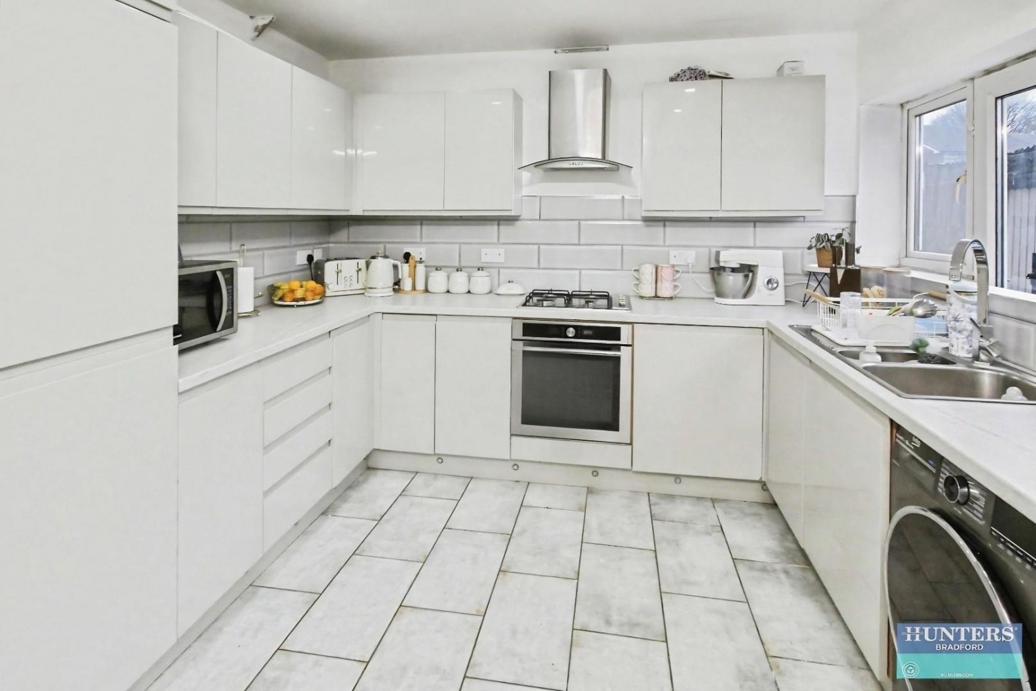 Sandringham Close, Bradford, BD14 6EB