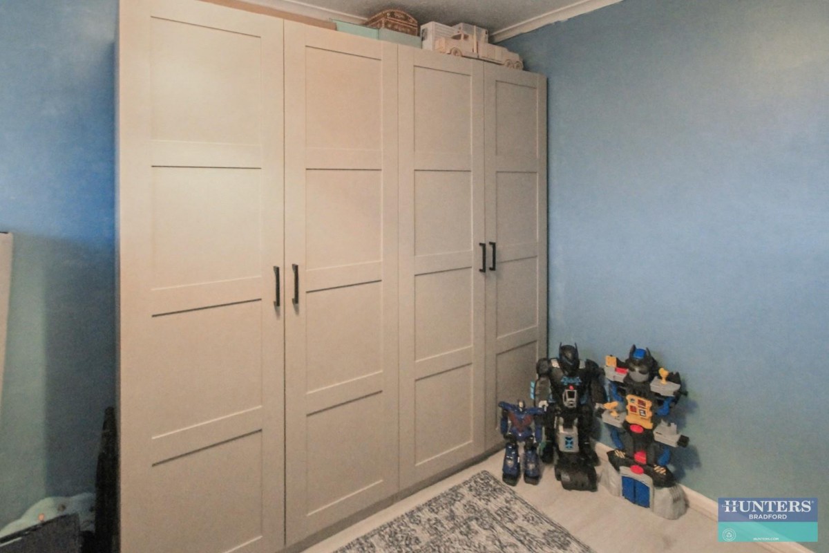 Sandringham Close, Bradford, BD14 6EB