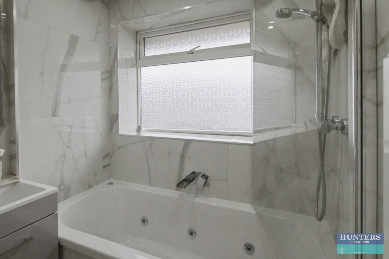 Sandringham Close, Bradford, BD14 6EB