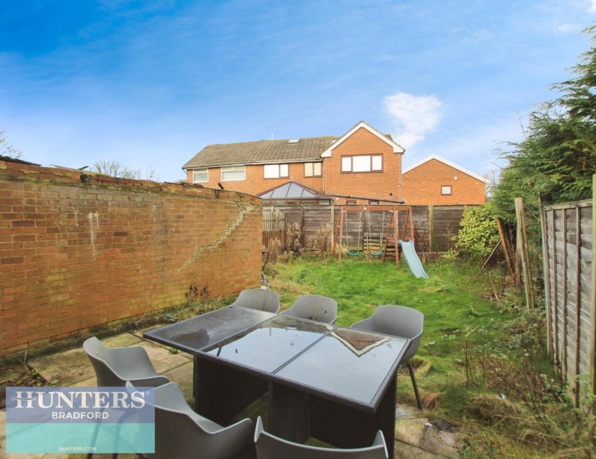 Sandringham Close, Bradford, BD14 6EB
