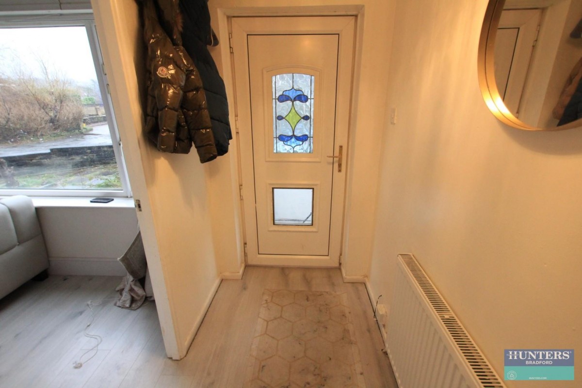 Sandringham Close, Bradford, BD14 6EB