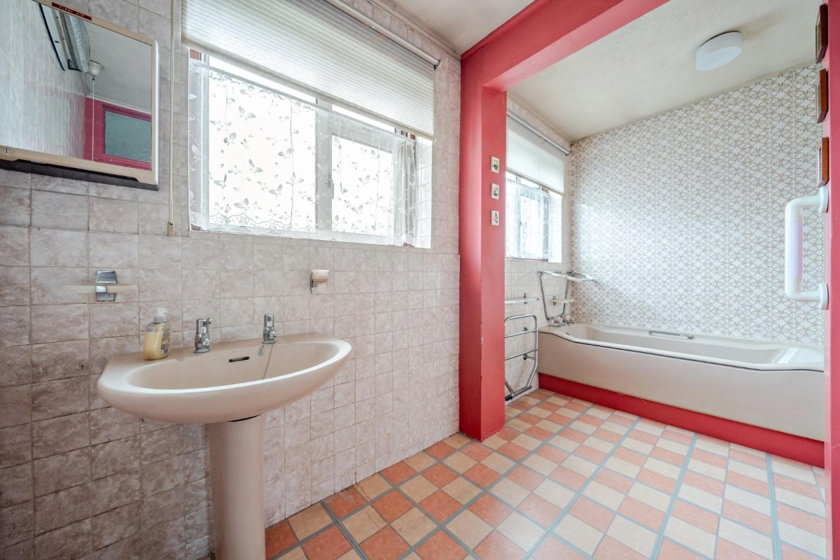 Westwood Lane, Welling