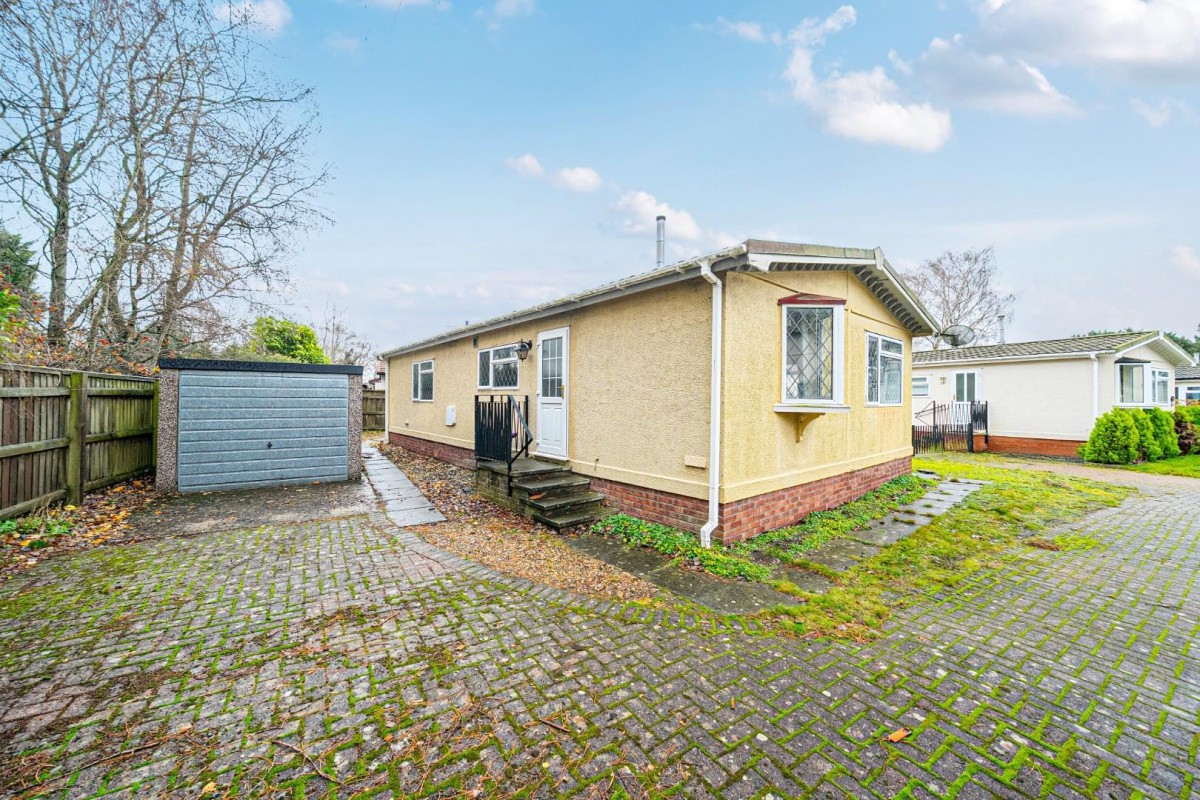 Oaklands Park, Roughton Moor, Woodhall Spa