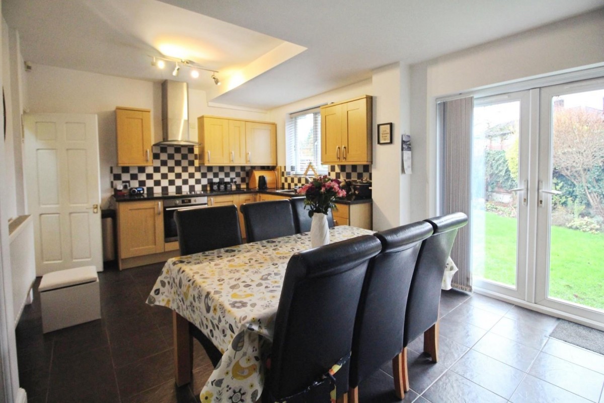 Calder Avenue, Manchester