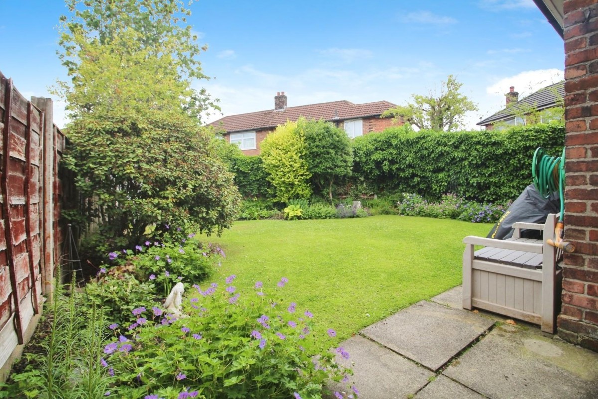 Calder Avenue, Manchester