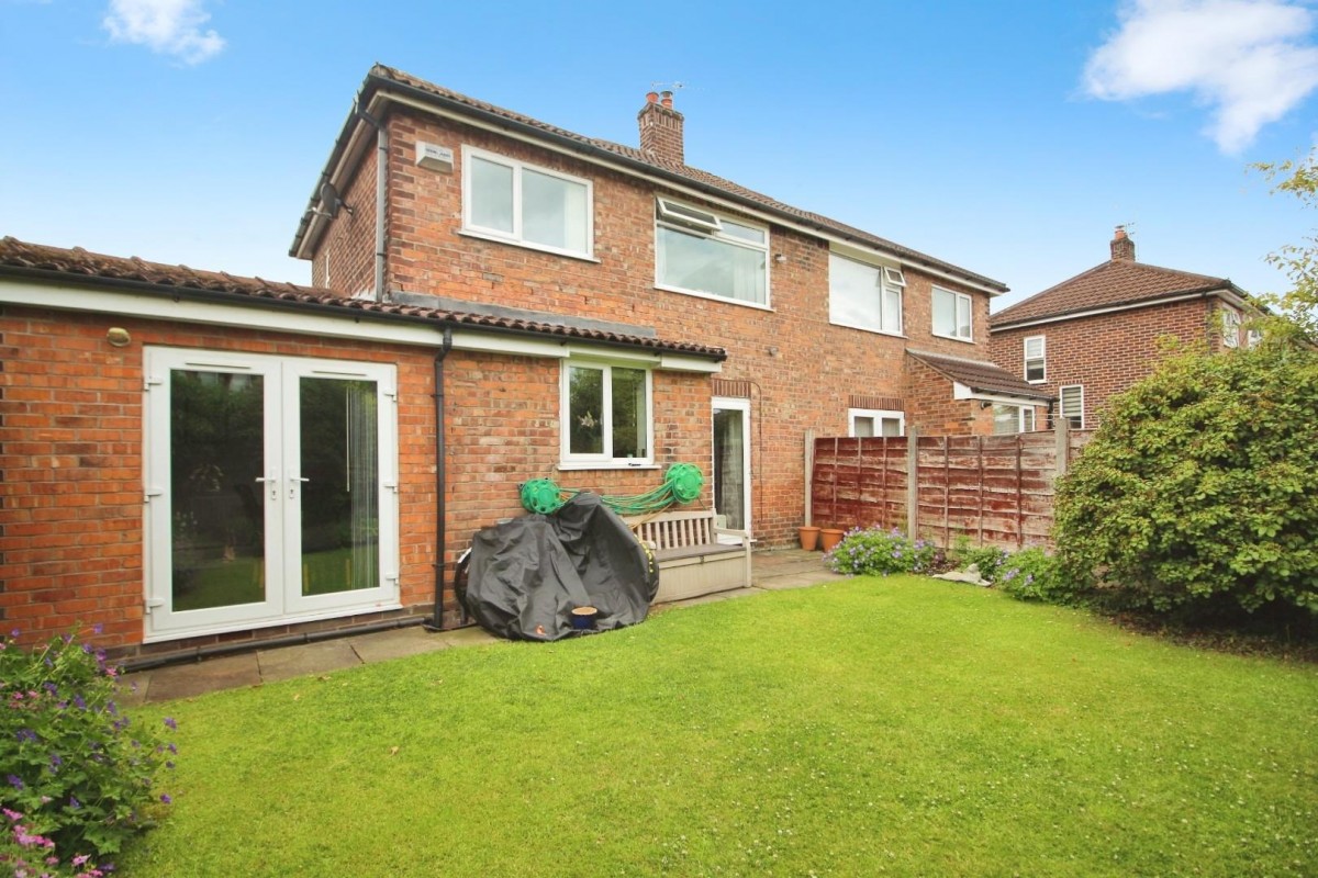 Calder Avenue, Manchester