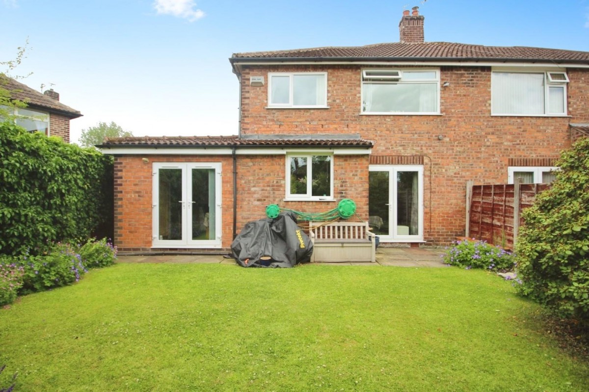 Calder Avenue, Manchester