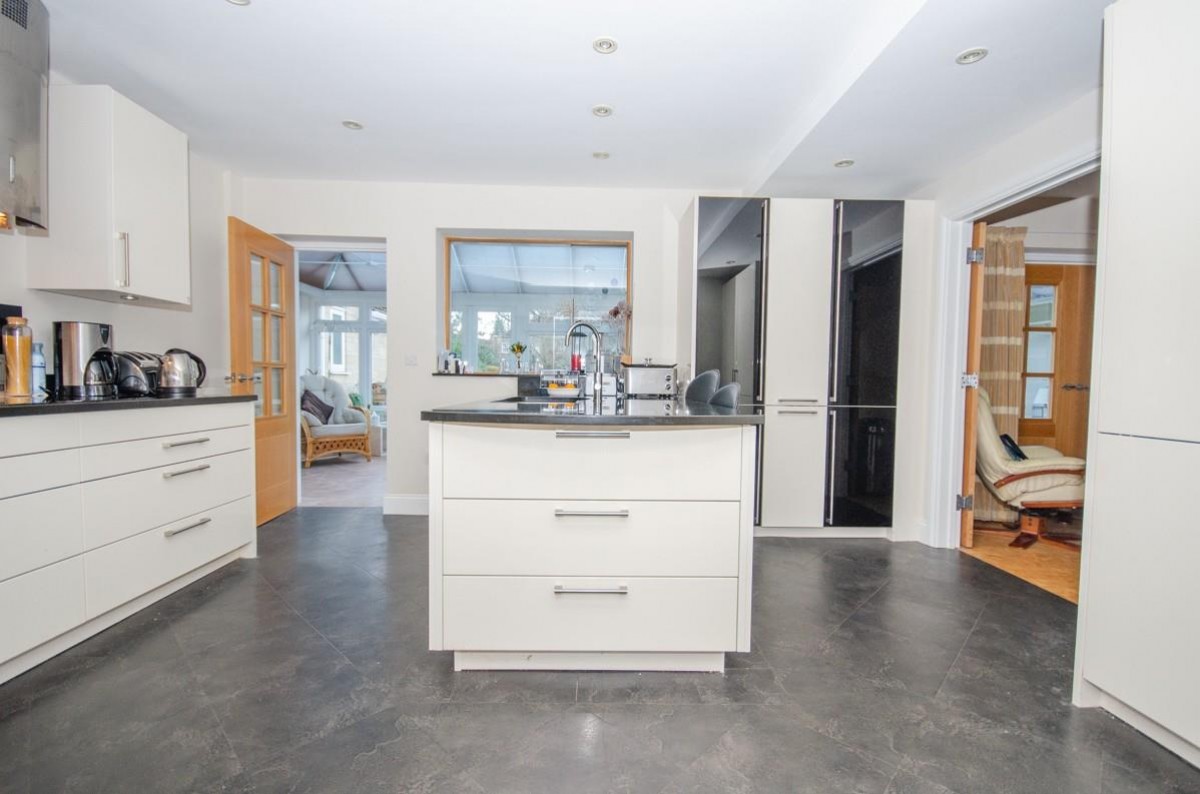 Park Crescent, Frenchay, Bristol, BS16 1PD