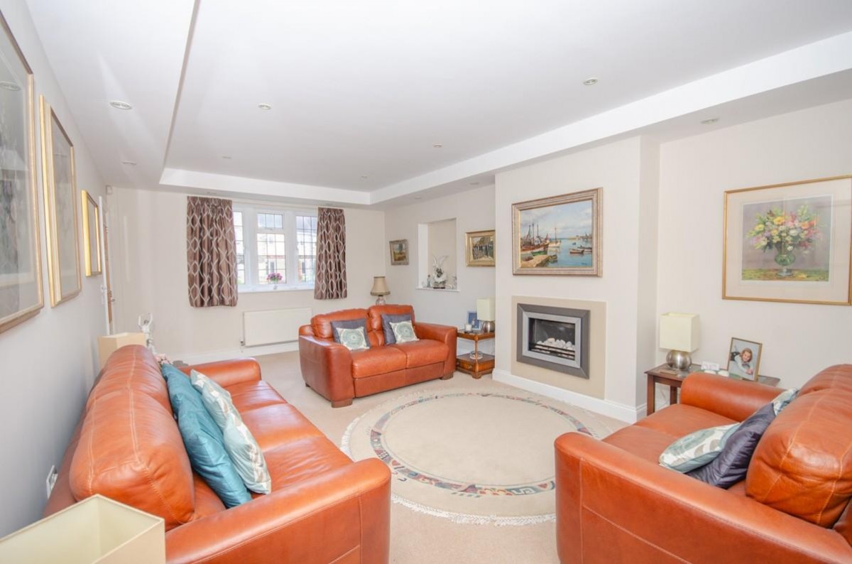 Park Crescent, Frenchay, Bristol, BS16 1PD