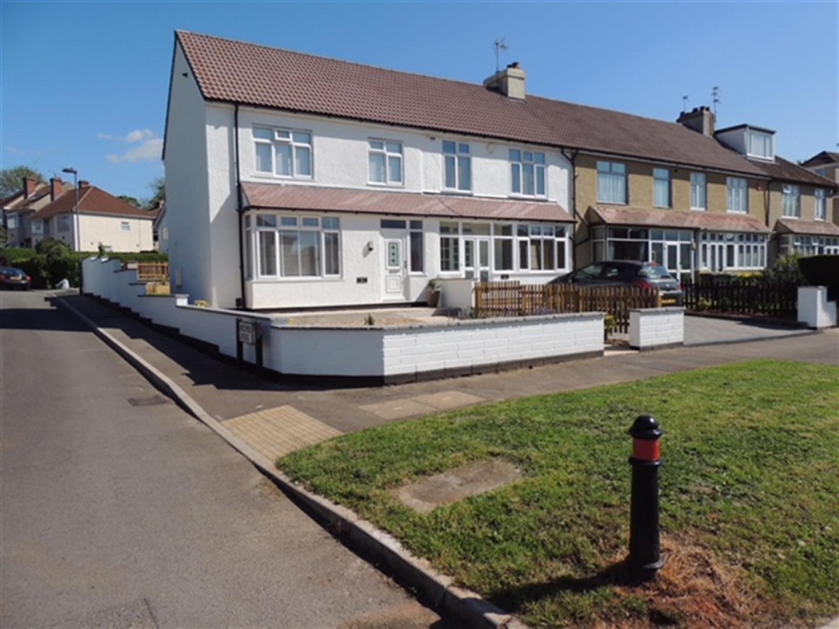 Lincombe Road. Downend, Bristol, BS16 5UB