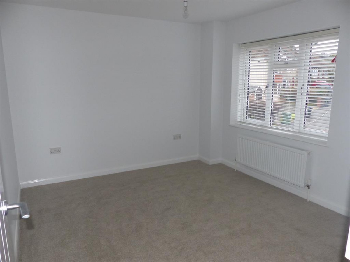 Lincombe Road. Downend, Bristol, BS16 5UB