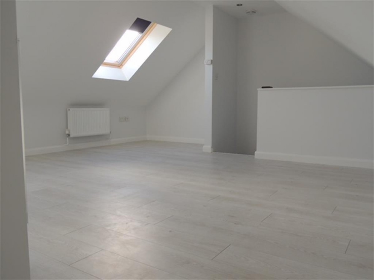 Lincombe Road. Downend, Bristol, BS16 5UB