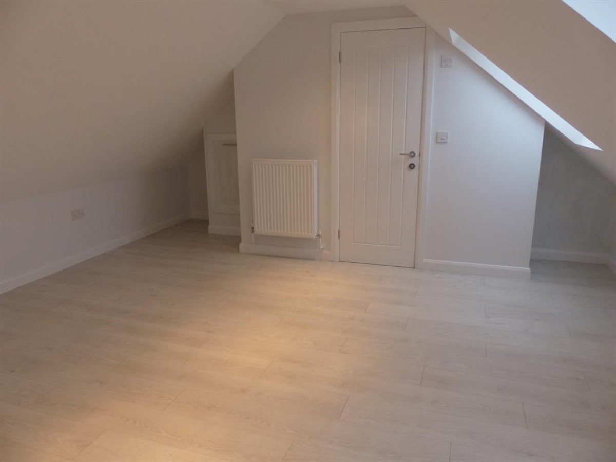 Lincombe Road. Downend, Bristol, BS16 5UB