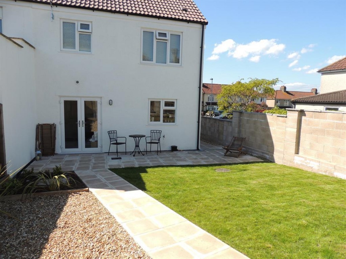 Lincombe Road. Downend, Bristol, BS16 5UB