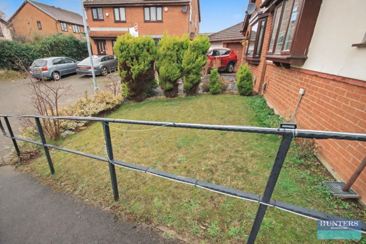 Penny Hill Drive Clayton, Bradford, BD14 6NH