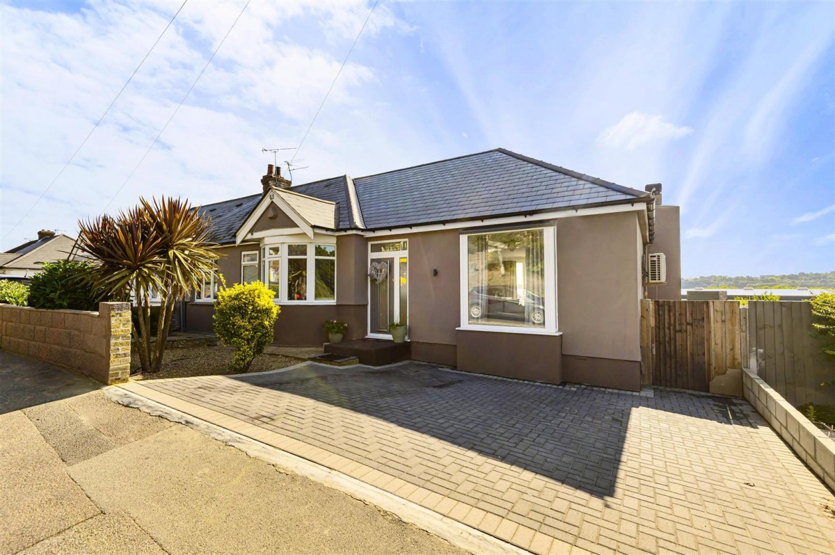 Cuxton Road, Rochester, ME2 2NJ