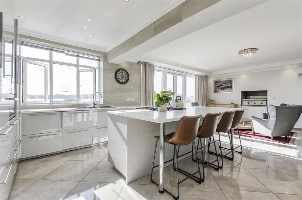 Cuxton Road, Rochester, ME2 2NJ