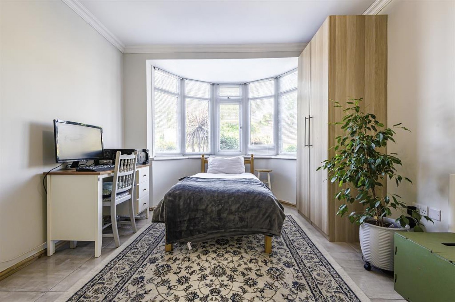 Cuxton Road, Rochester, ME2 2NJ