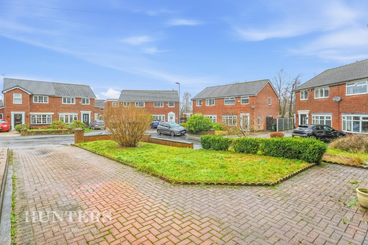 Broadfield Drive, Smithy Bridge, OL15 0EU