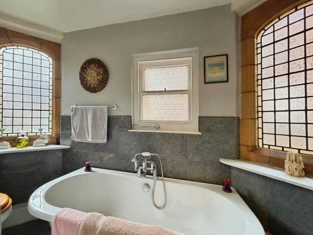 Earls Avenue, Folkestone