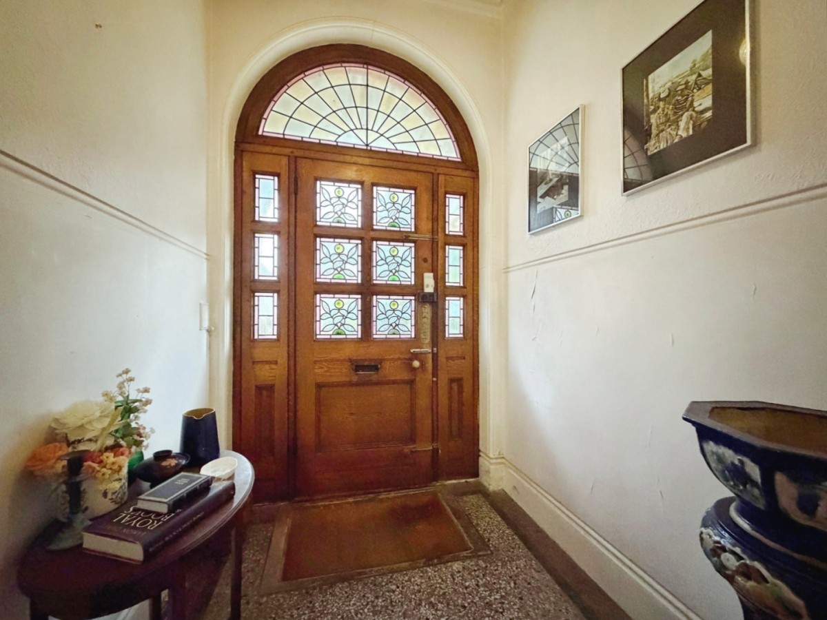 Earls Avenue, Folkestone