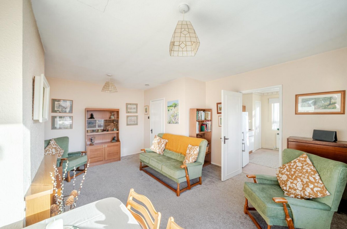 Faversham Road, London, SE6 4XE