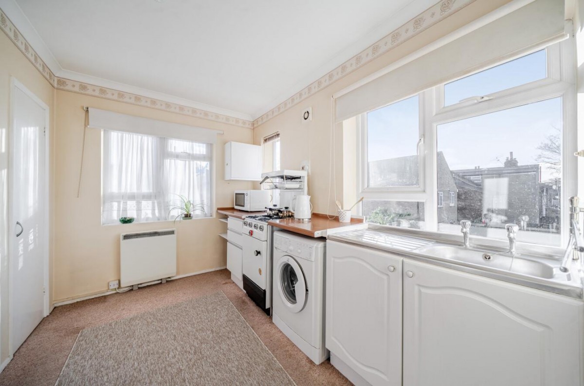 Faversham Road, London, SE6 4XE