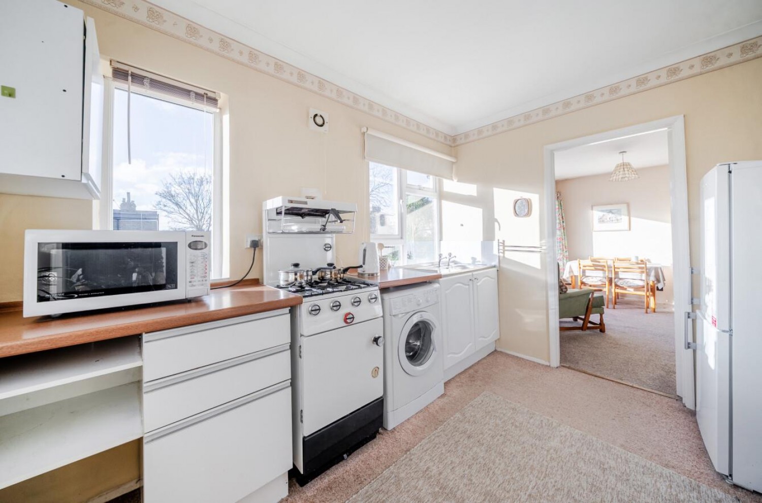 Faversham Road, London, SE6 4XE