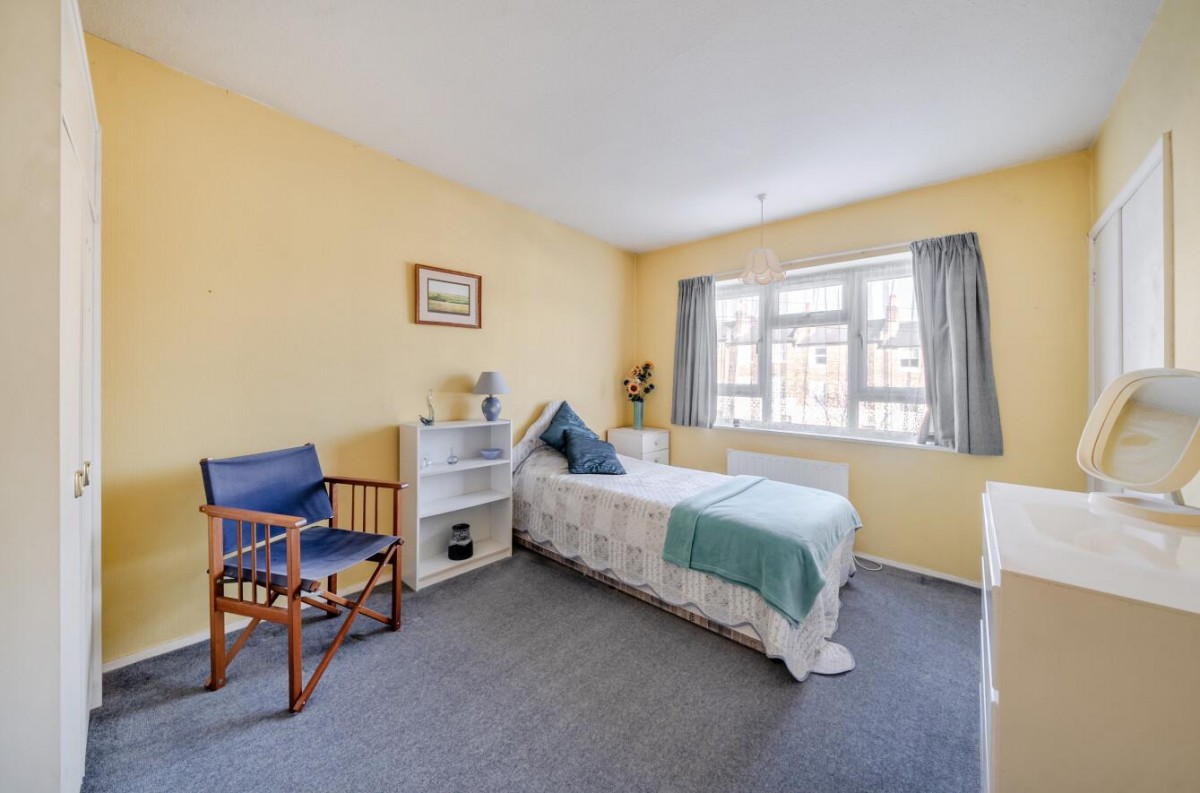 Faversham Road, London, SE6 4XE