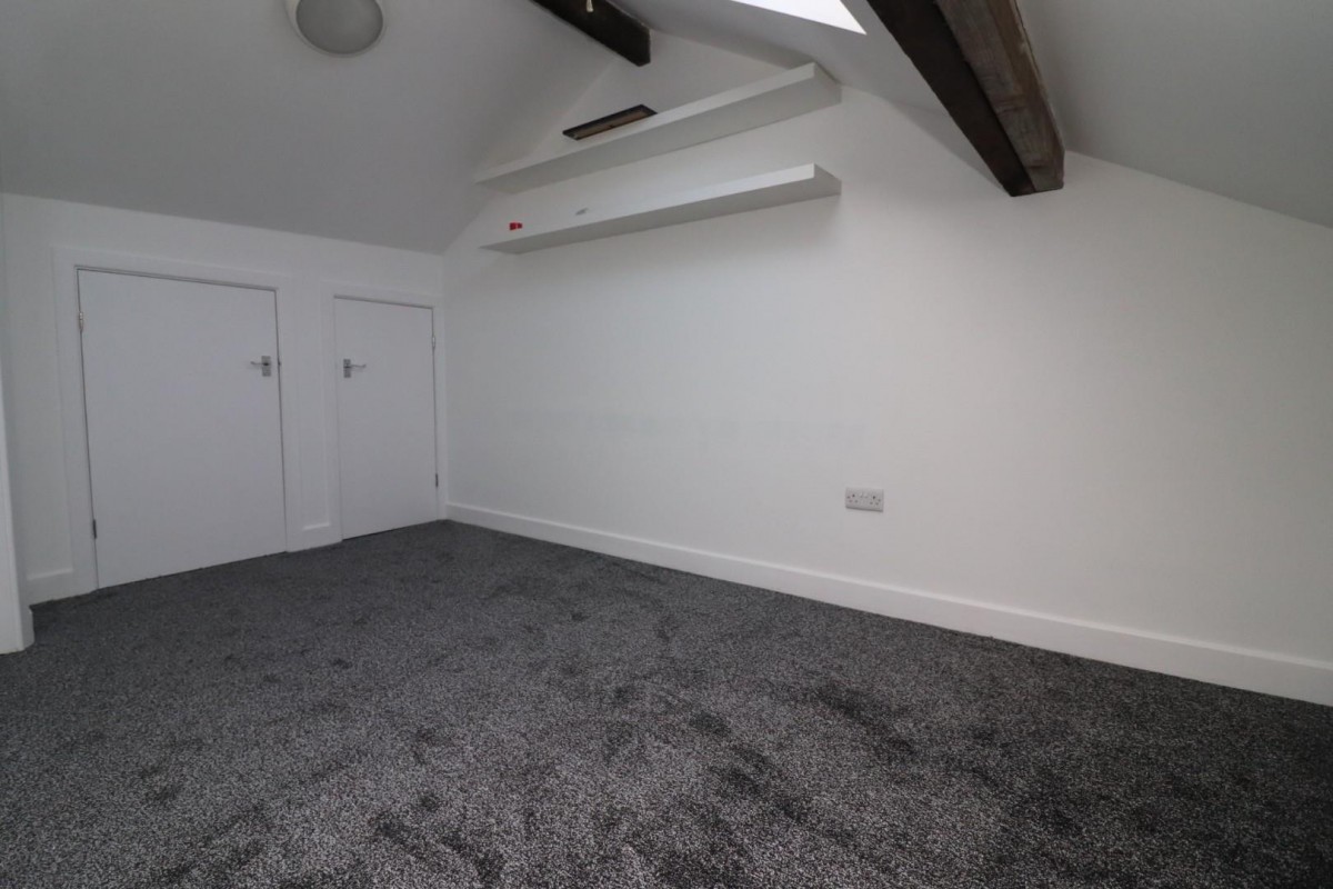 Blackburn Road, Bolton, BL1 7AL