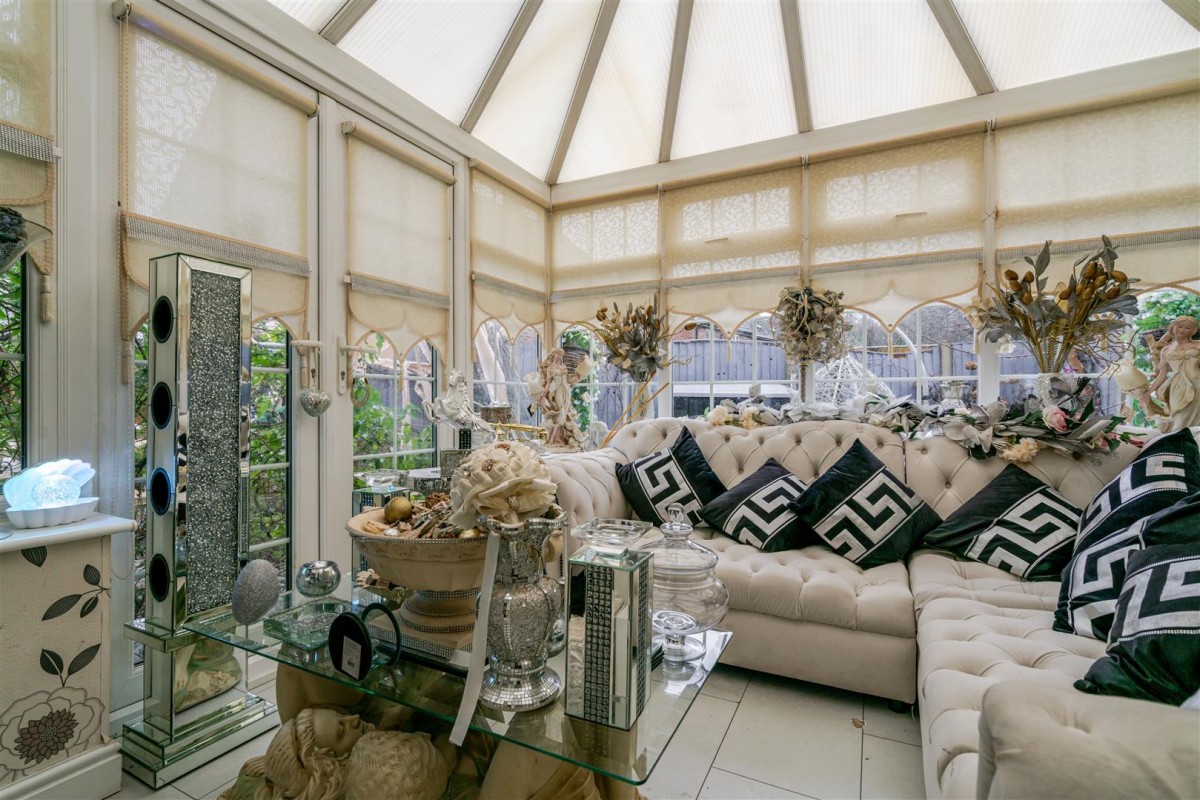 Balmoral Drive, Leigh