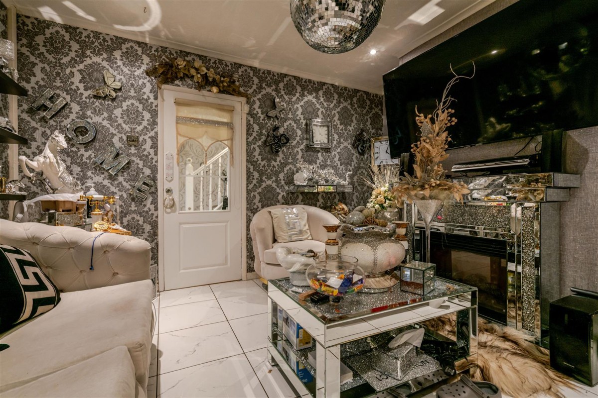 Balmoral Drive, Leigh