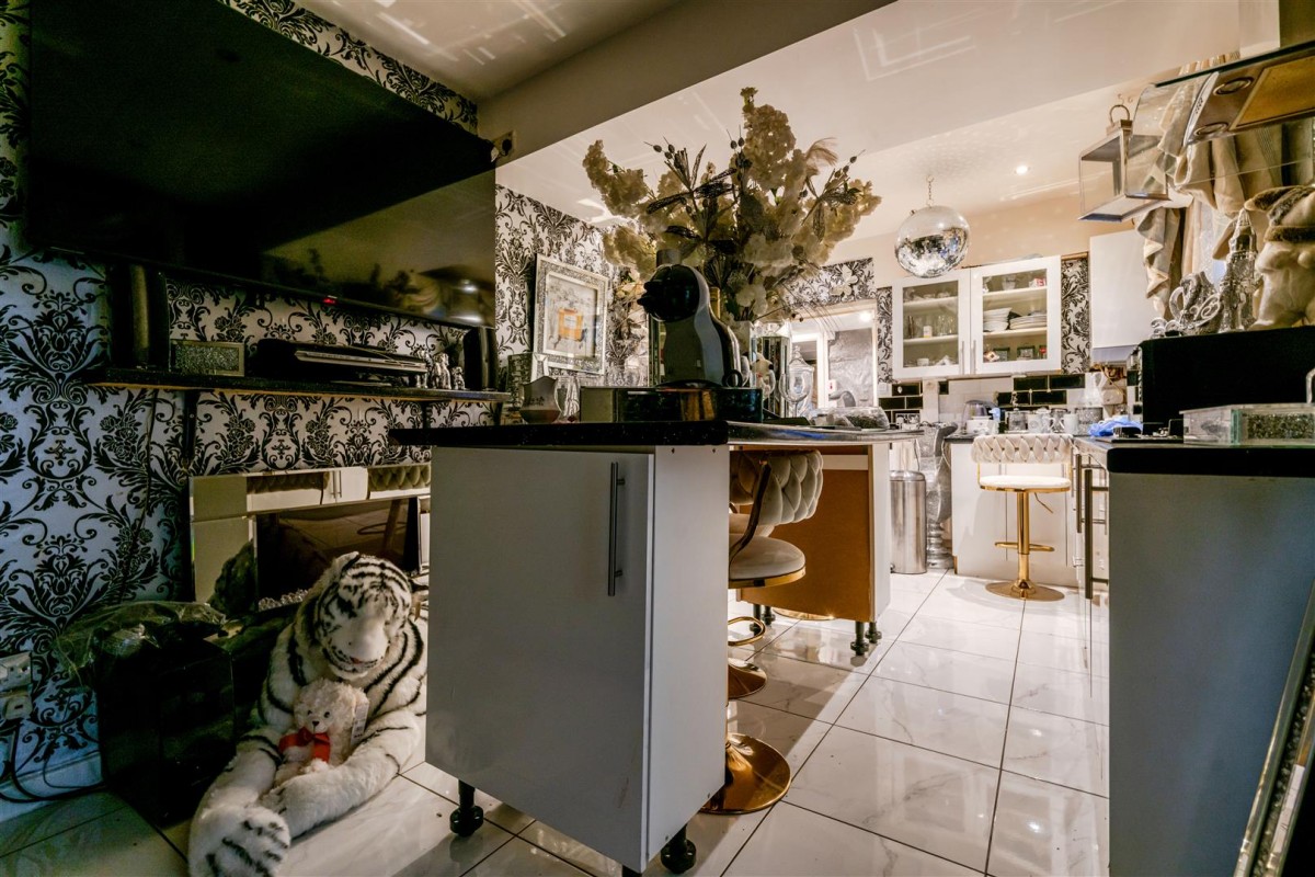 Balmoral Drive, Leigh