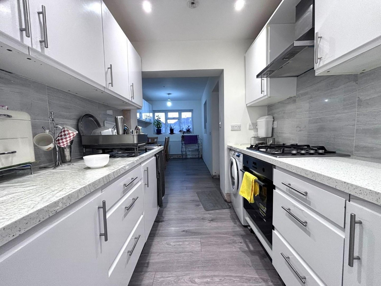 Berwick Avenue, Hayes