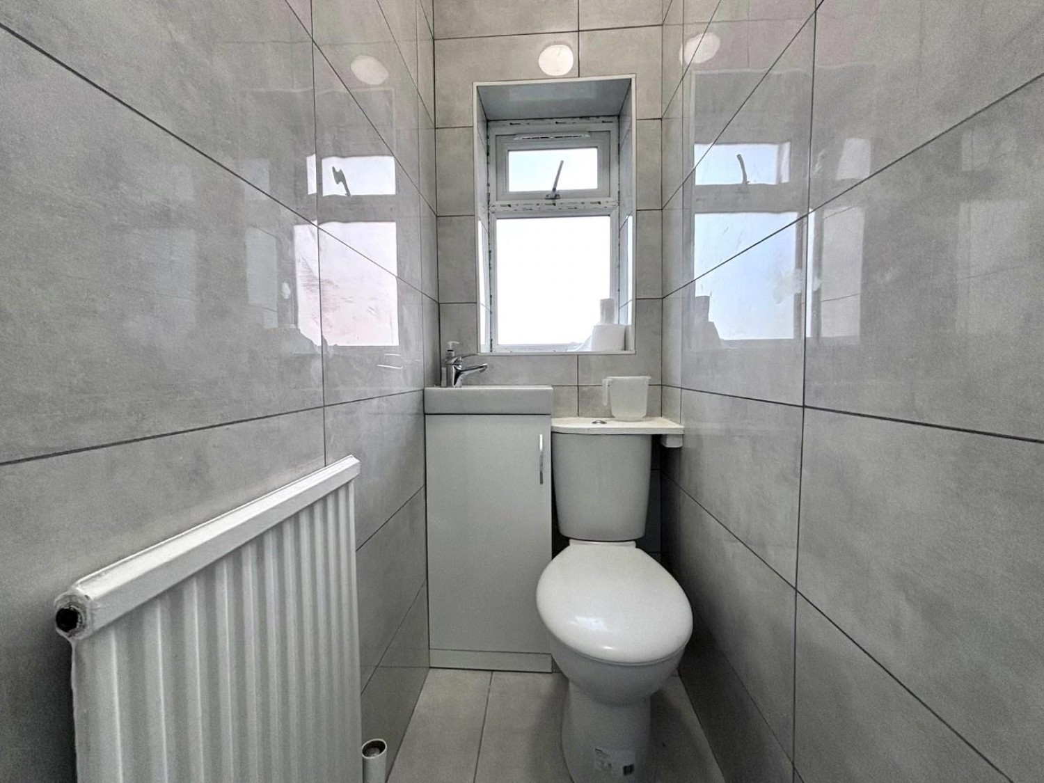 Berwick Avenue, Hayes