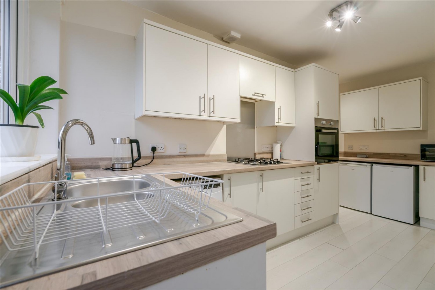 Johnson Close, Leigh