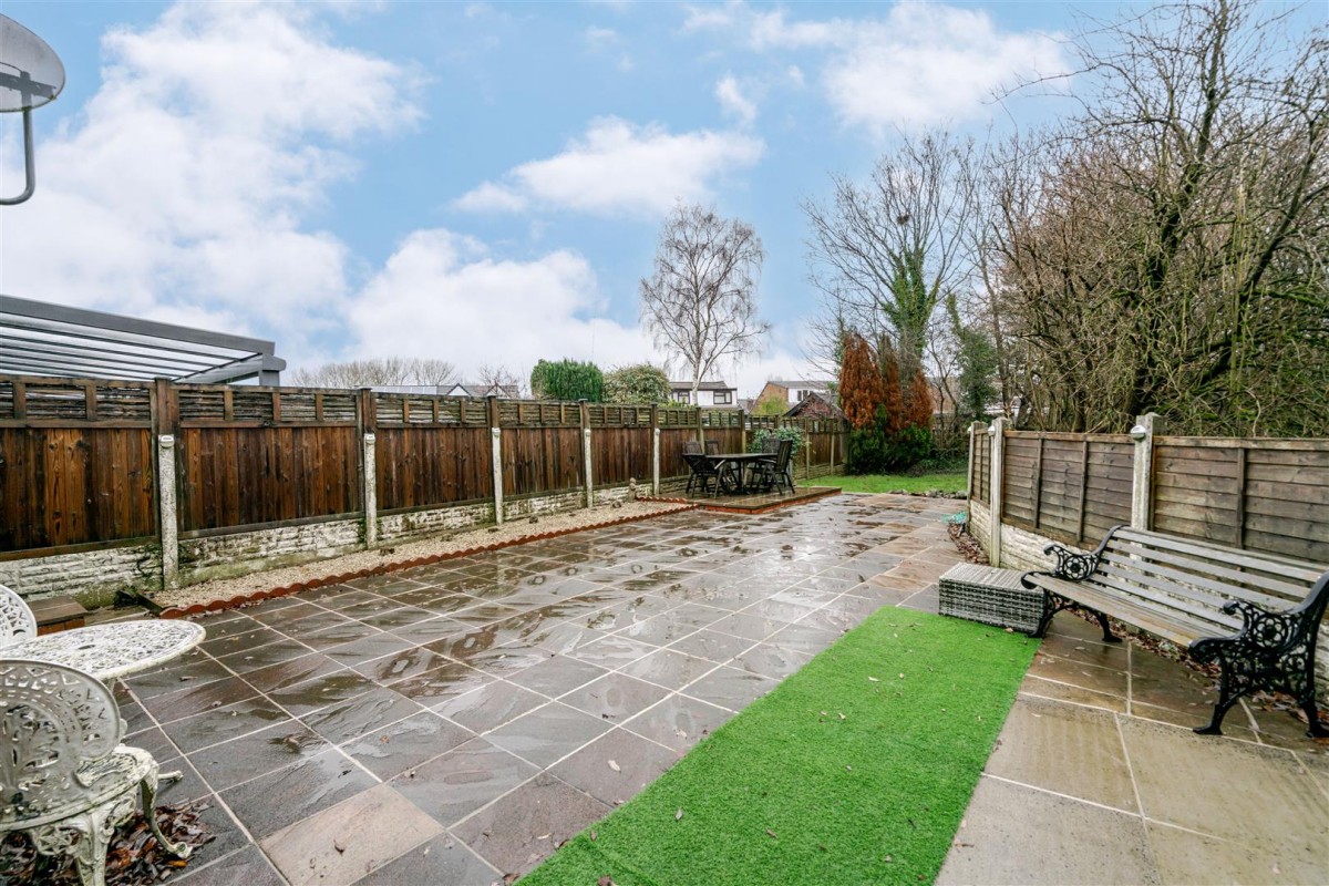 Johnson Close, Leigh