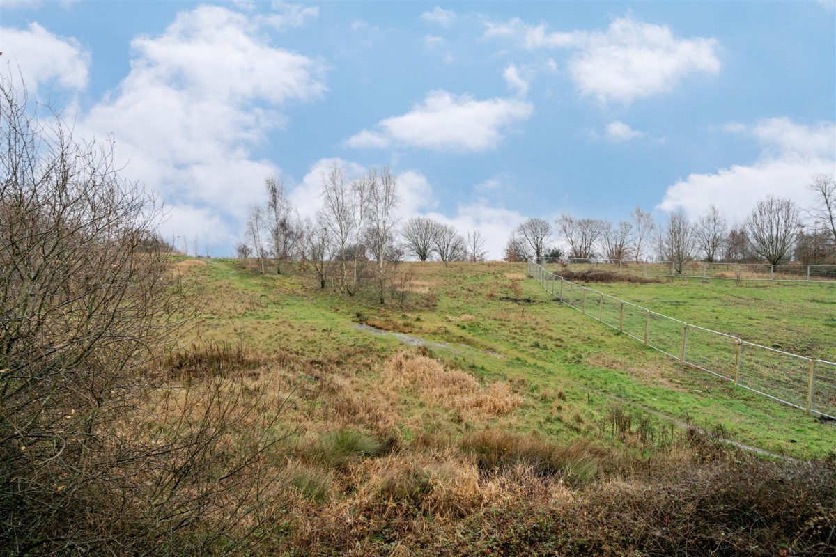 Johnson Close, Leigh