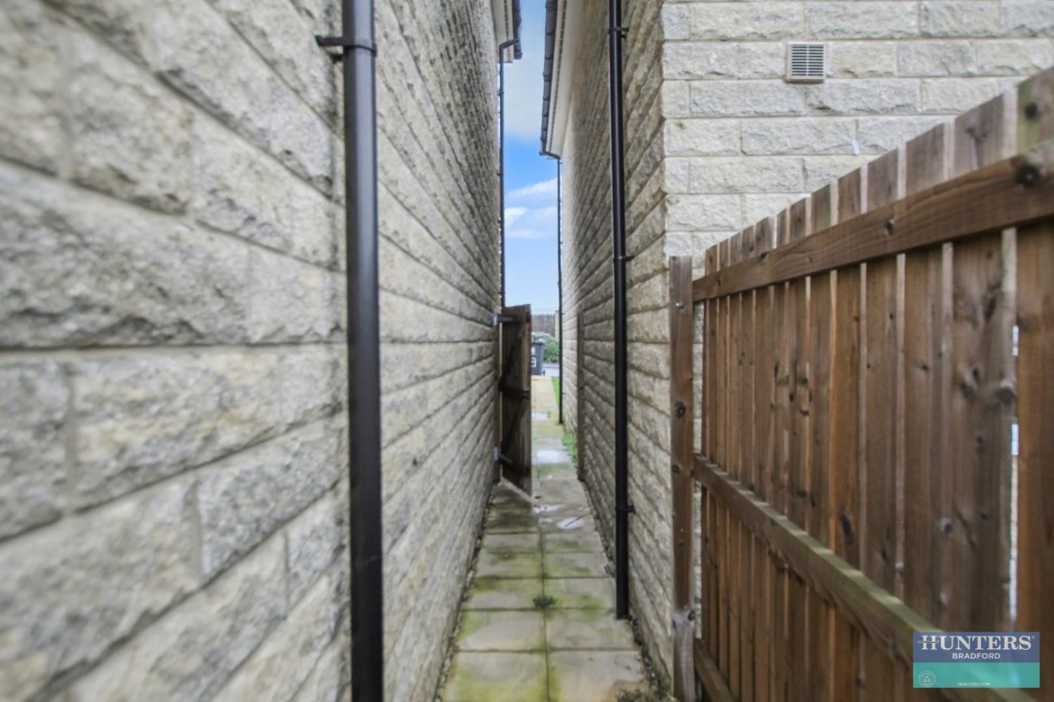 Fetlock drive Bradford, West Yorkshire, BD2 3FH