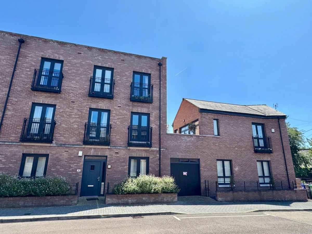 Peggy Lane, Manchester