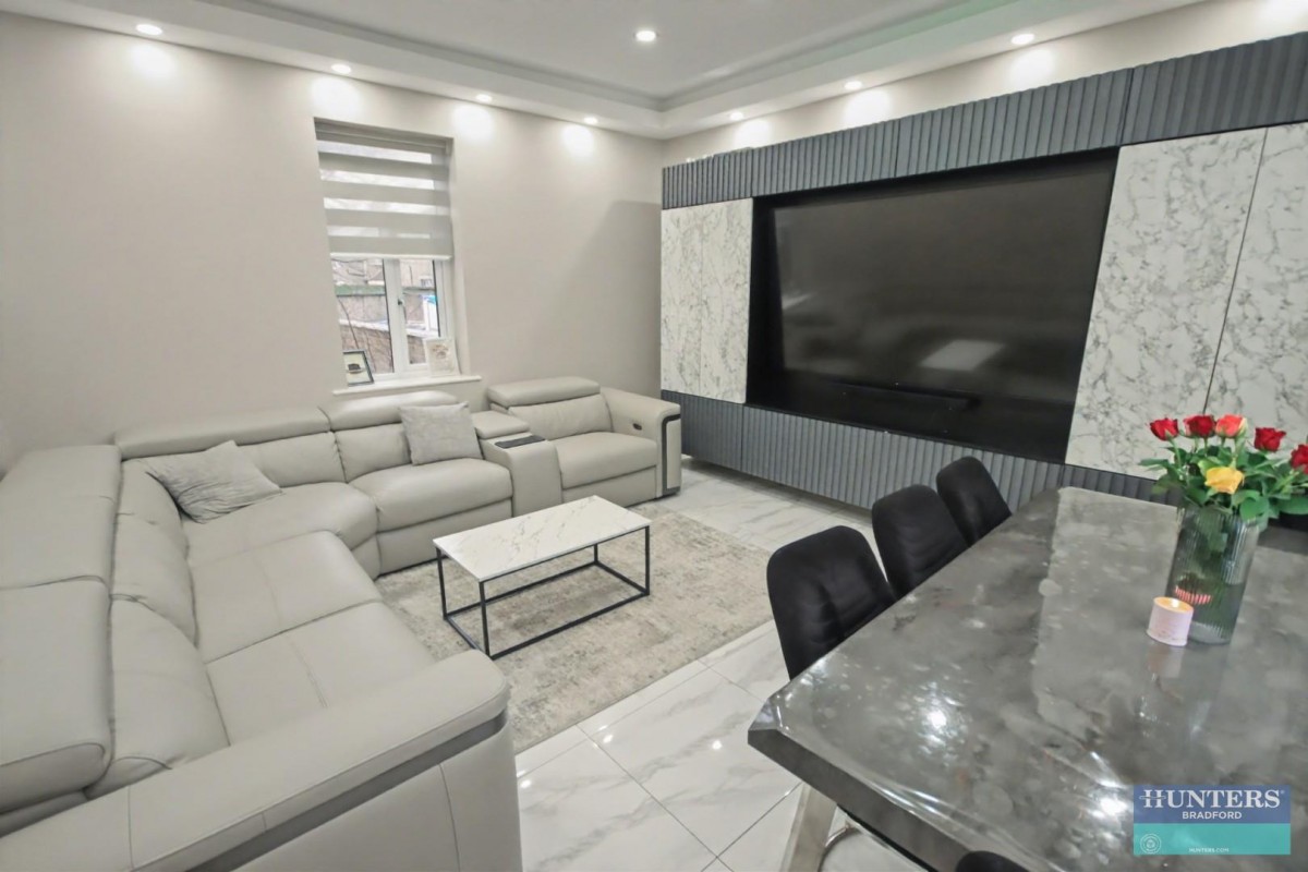 Leeds Old Road Bradford, West Yorkshire, BD3 8JS