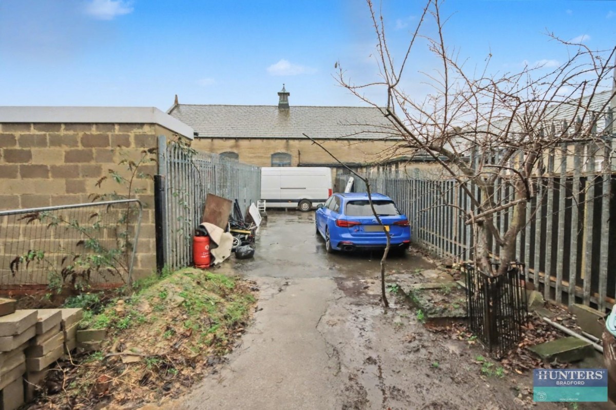 Leeds Old Road Bradford, West Yorkshire, BD3 8JS