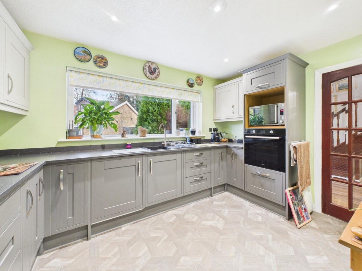 Longwood Avenue, Bingley, BD16 2RX