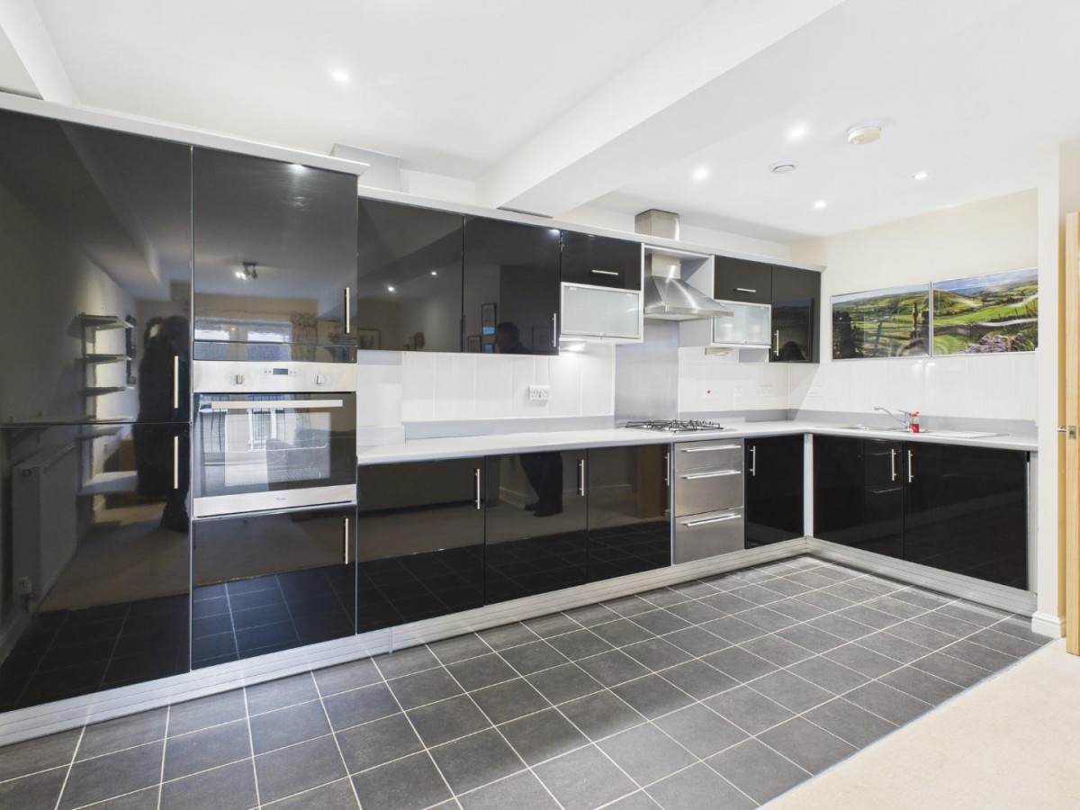 Sycamore Avenue, Bingley